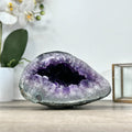 Amethyst-Geode mit präzise ausgebildeter Kristallkammer