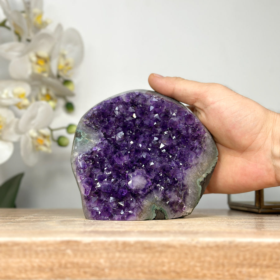 Amethyst-Druse mit tiefvioletter Druzy-Struktur und dichter Kristallbildung