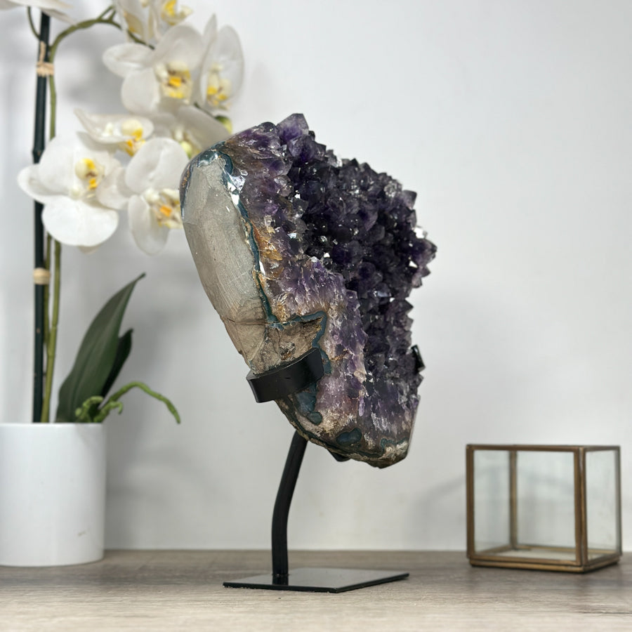 Amethyst-Kristallcluster mit frei gewachsener Spitzenzone