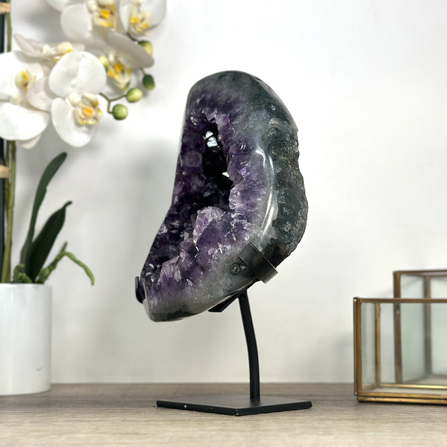 Amethyst-Geode groß mit weit geöffneter Kristallkammer