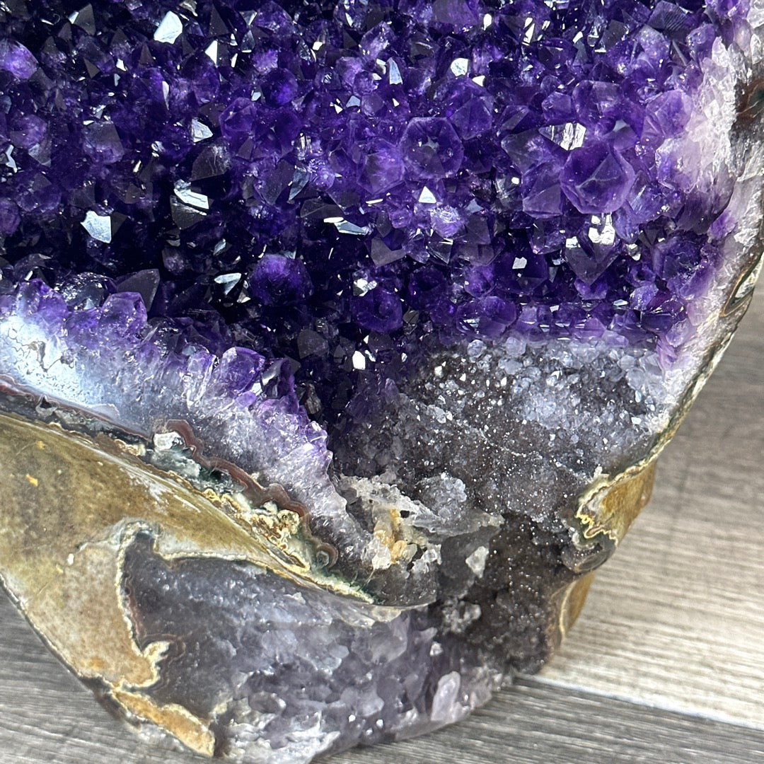 XXL Amethyst-Zwillings-Kathedrale XXL mit beeindruckender, monumentaler Kristallarchitektur