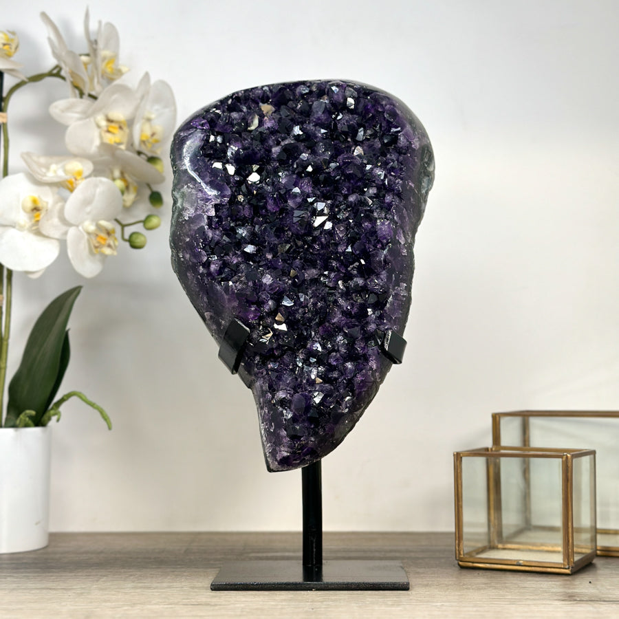 Amethyst-Kristall mit klar definierter, natürlicher Spitze, in exklusiver Premiumqualität