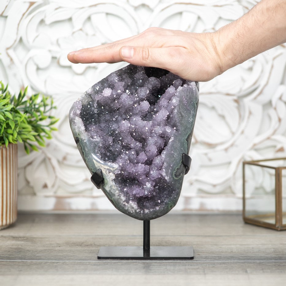 Amethyst-Geode mit fein ausgeprägter Mikro-Stalaktitenbildung