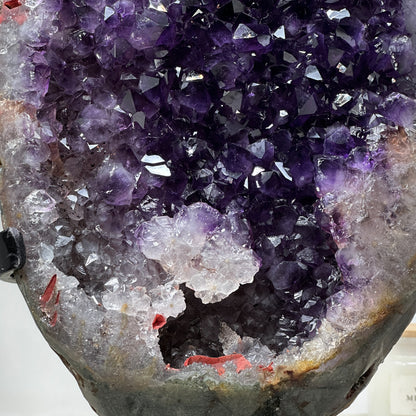 Amethyst-Kristall groß mit klar definierter Kristallstruktur
