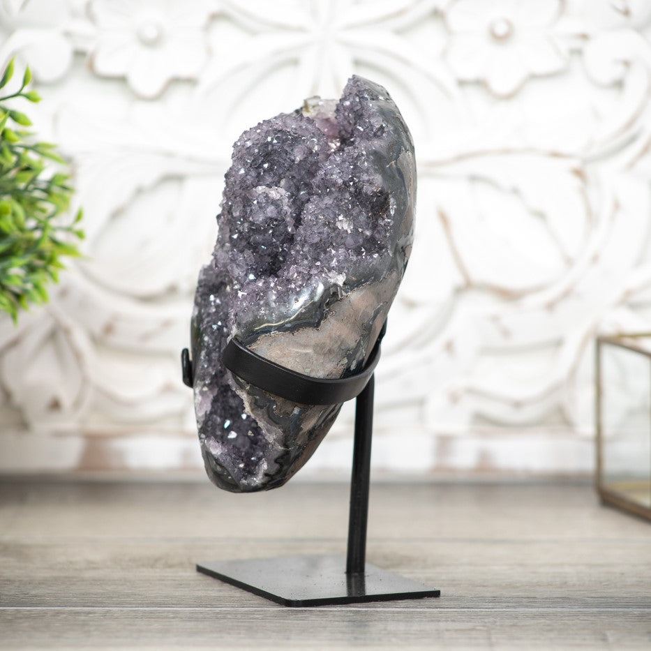 Amethyst-Stalaktiten-Exemplar mit dichter Tropfsteinstruktur