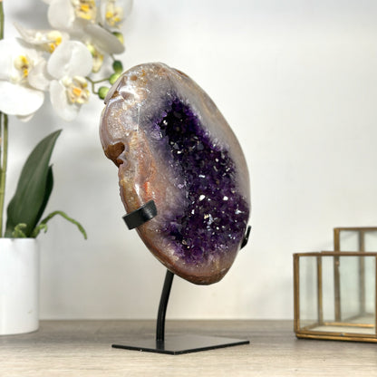 Amethyst-Geode groß mit weit geöffneter Kristallkammer