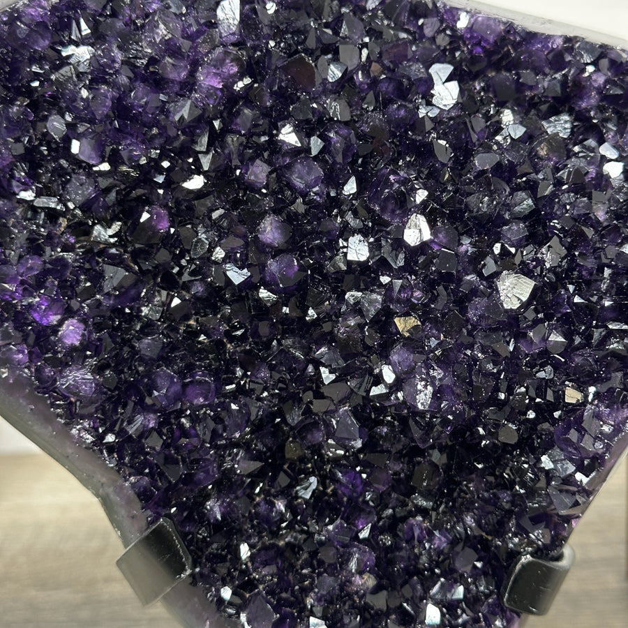 Amethyst-Exemplar mit fein ausgebildeter, abstrakter Spitzenzone