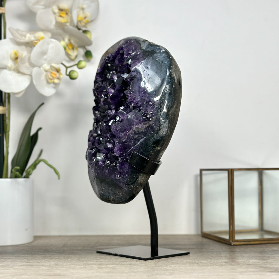 Amethyst-Kristall mit klar definierter Spitze, in ausgewählter Spitzenqualität