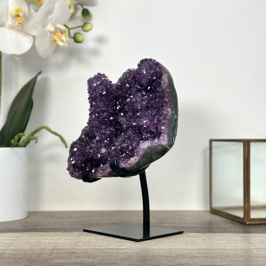 Amethyst-Kristallcluster mit kristallklarer, filigraner Struktur