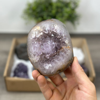 Mineralien-Ensemble mit klarer Formation und feiner Kristallstruktur