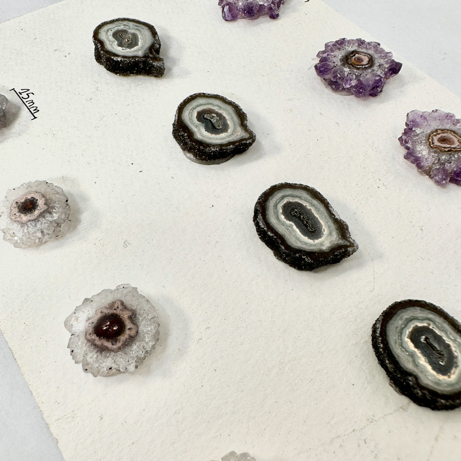 Amethyst-Jaspis-Quarz-Stalaktiten-Scheiben mit konzentrischer Mineralstruktur