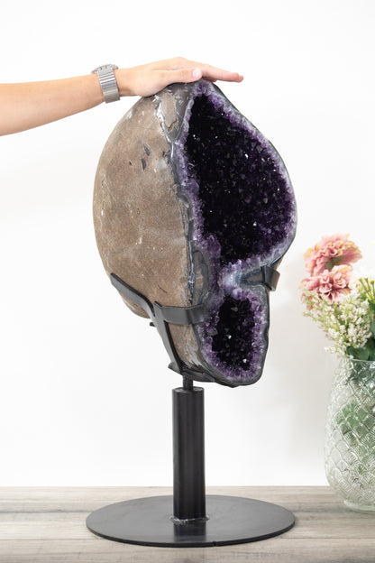 Amethyst-Geode XXL mit weit geöffneter Kristallkammer, in exklusiver Premiumqualität