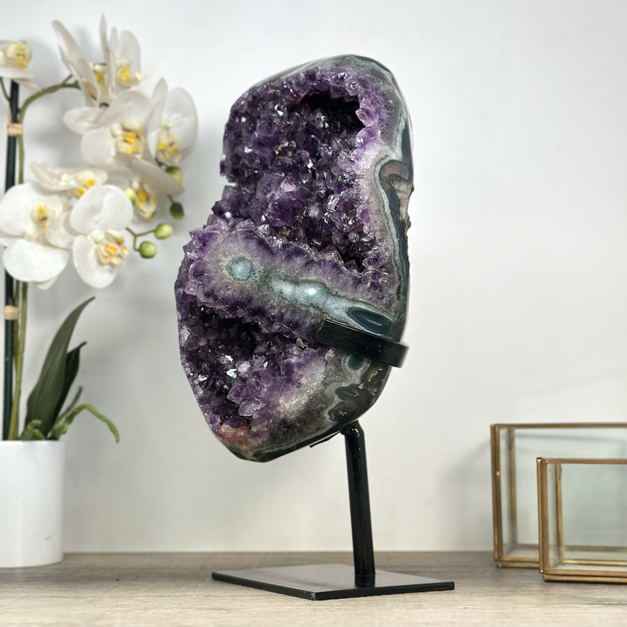 Amethyst-Geode XL mit Achat- und grüner Jaspis-Schale, in exklusiver Premiumqualität