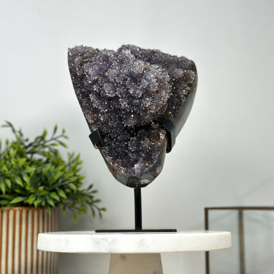Amethyst-Quarz-Formation mit mehrschichtiger Kristallstruktur