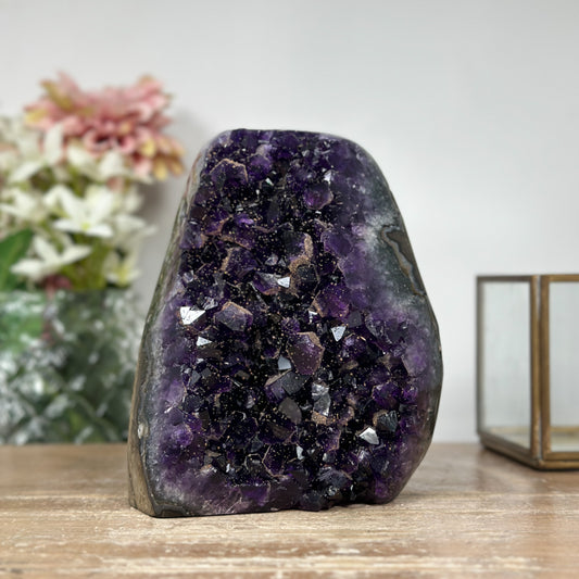 Amethyst-Kathedrale mit feinkristalliner Zuckerquarz-Struktur