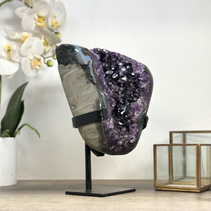 Amethyst-Geode mit intensiv blau gerahmter Achat-Schale, in hochwertiger Naturqualität