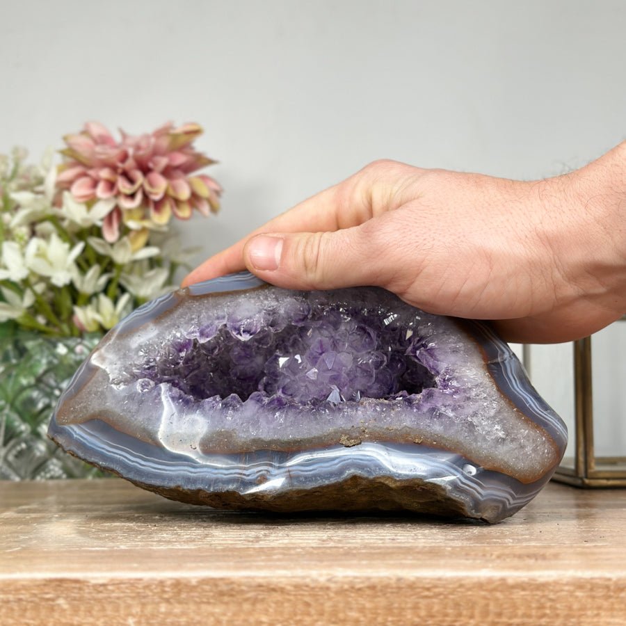 Amethyst-Achat-Geode mit fein kristallisierter Druzy-Struktur