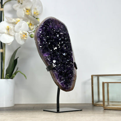 Amethyst-Cluster mit gebänderter Randstruktur, in ausgewählter Spitzenqualität