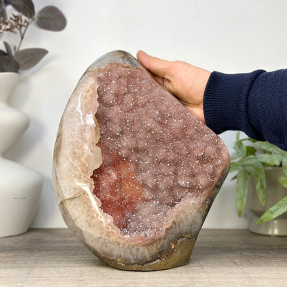 Pinkfarbener Amethyst Kathedrale massiv mit integrierter Calcitformation