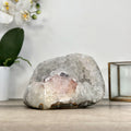 Quarz-Druzy-Geode mit fein auskristallisierter Oberfläche