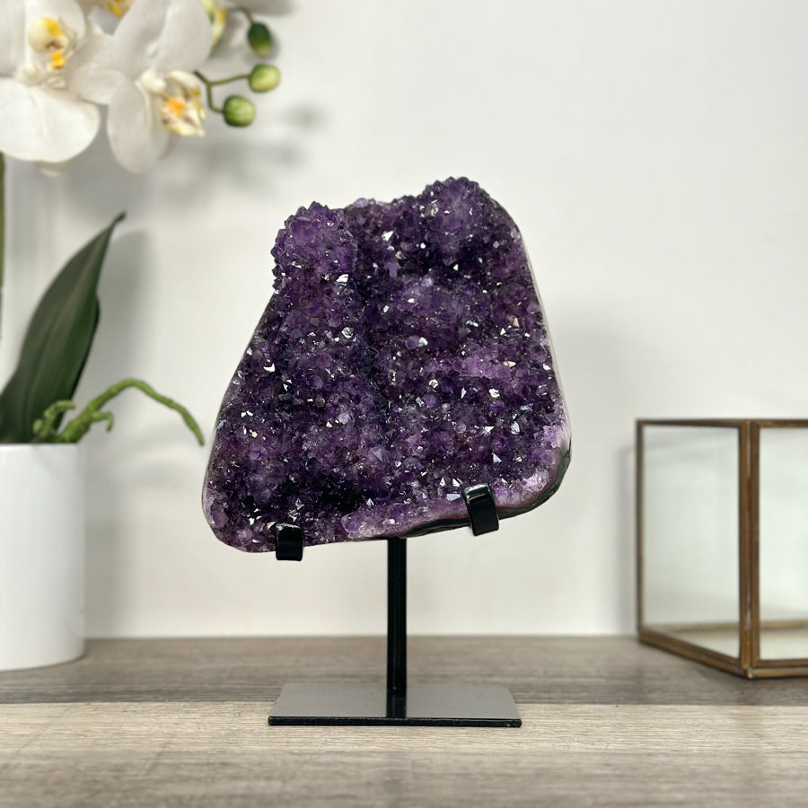 Amethyst-Kristallcluster mit kristallklarer, filigraner Struktur