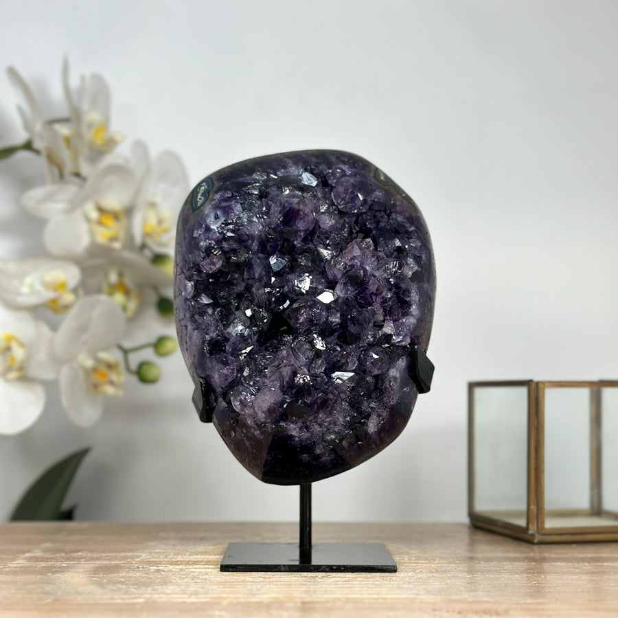 Amethyst-Kristall mit ausgewogener Spitzenbildung, in hochwertiger Naturqualität