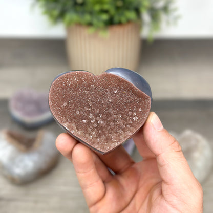 Mineralien-Herzset 6-teilig, mit harmonisch abgestimmter, polierter Natursteinstruktur