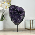 Amethyst-Kristallcluster mit frei stehender Spitzenarchitektur