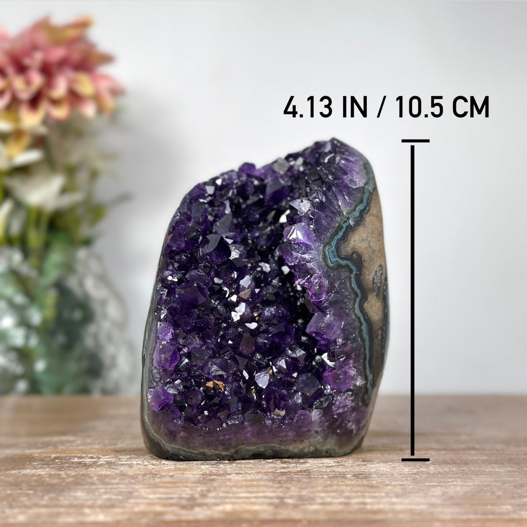 Amethyst-Kathedralen-Set 5-teilig, mit spiegelnder Kristallarchitektur und symmetrischer Struktur
