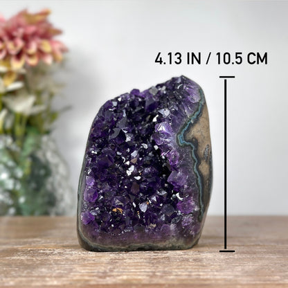 Amethyst-Kathedralen-Set 5-teilig, mit spiegelnder Kristallarchitektur und symmetrischer Struktur