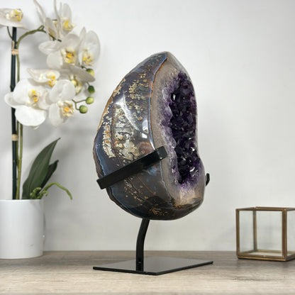 Amethyst-Geode groß mit weit gefächerter Innenstruktur, in ausgewählter Spitzenqualität