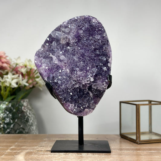 Amethyst-Jaspis-Kristallcluster groß mit grün gebänderter Naturschale