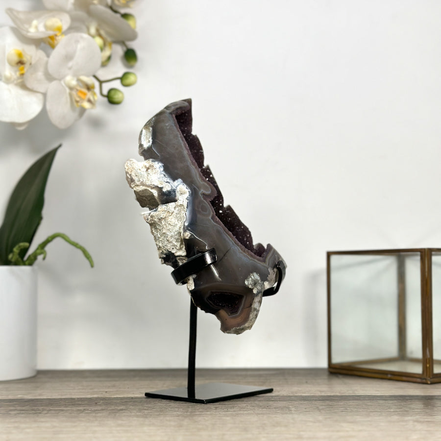 Amethyst-Blatt mit filigranen Linien und Achat-Maserung