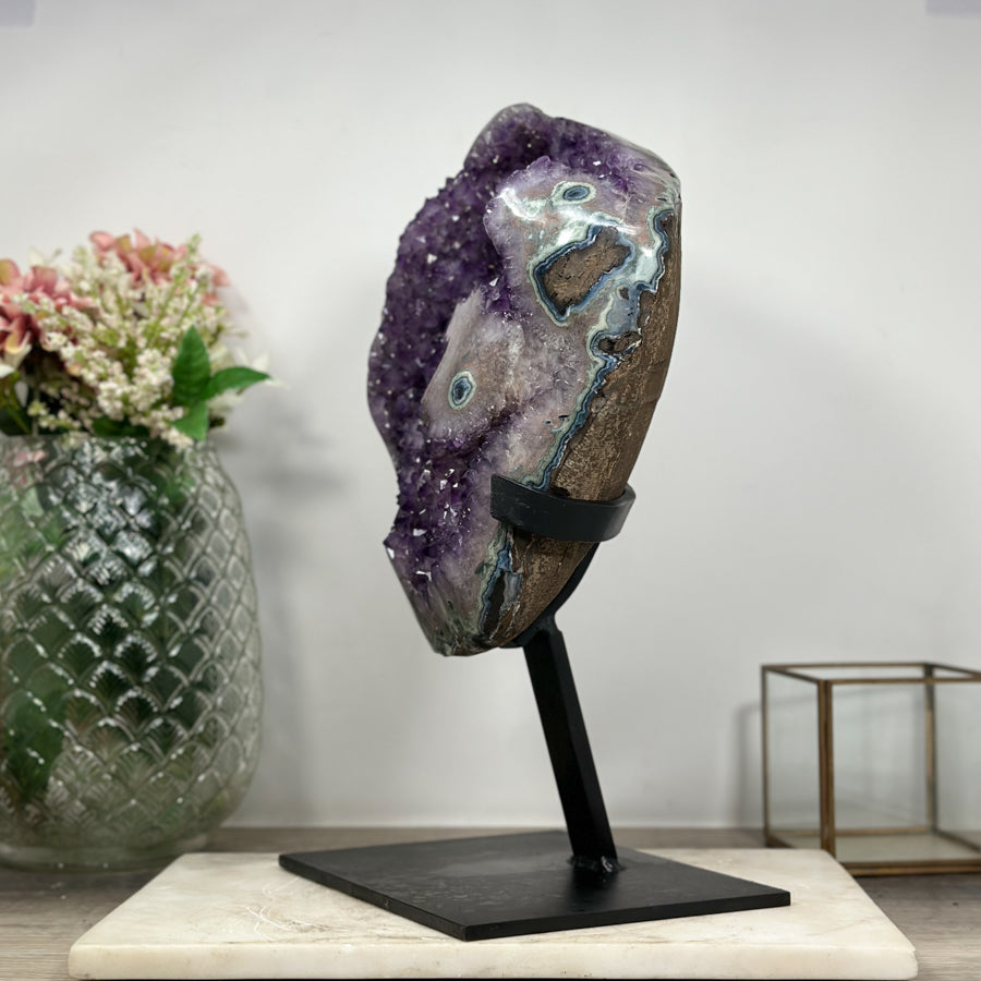 Amethyst-Cluster groß mit harmonisch schimmernder Kristallstruktur