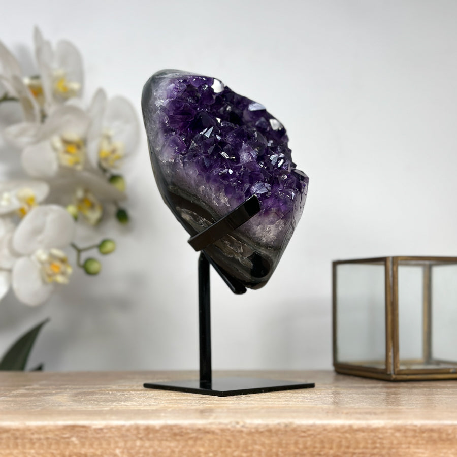 Amethyst-Exemplar mit klarer Spitzenstruktur, in hochwertiger Naturqualität