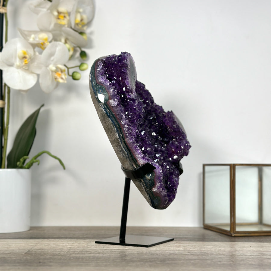Amethyst-Kristallcluster mit weich verlaufender, violetter Farbstruktur, in hochwertiger Naturqualität