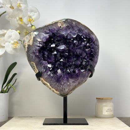 Amethyst-Kristallcluster groß mit tiefvioletter Kristallstruktur, in hochwertiger Naturqualität