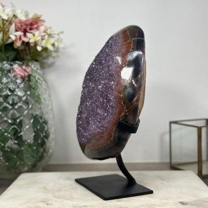 Amethyst-Kristallformation mit ausdrucksstarker Kristallarchitektur, in exklusiver Premiumqualität