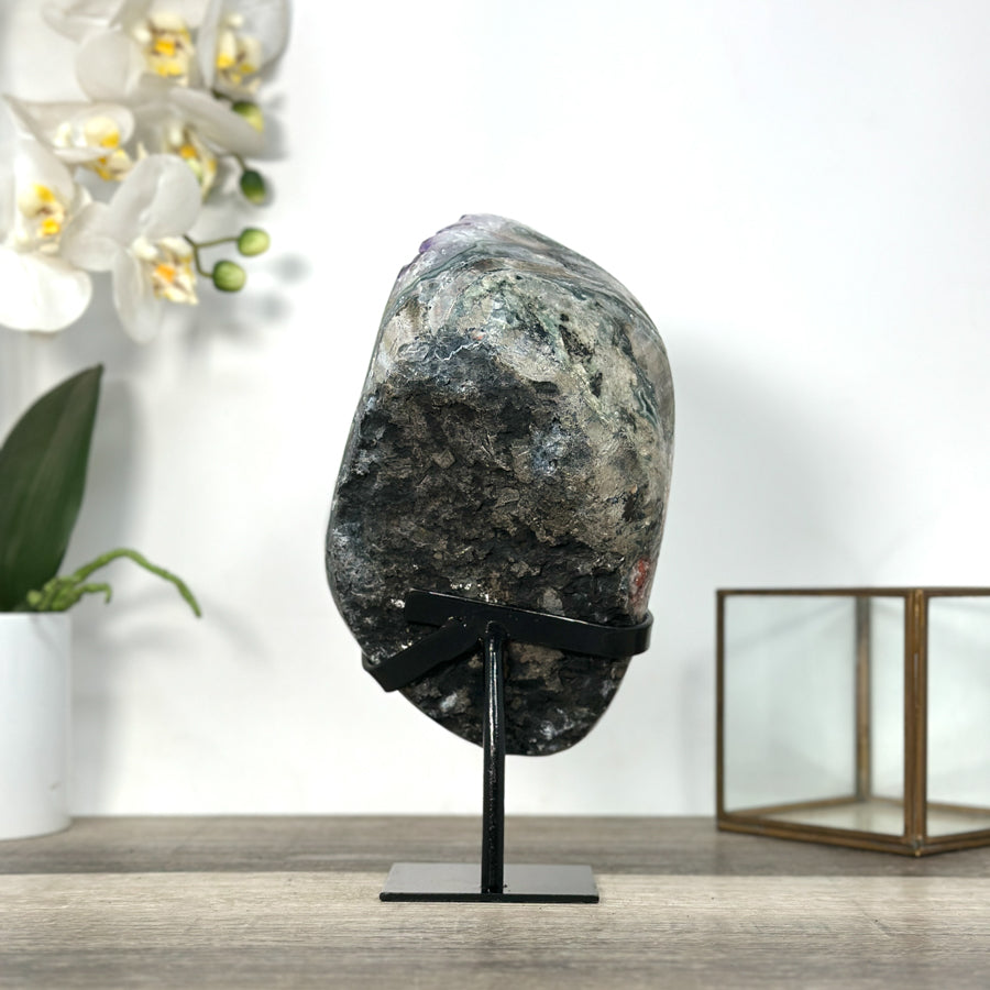 Amethyst-Cluster groß mit stark lichtreflektierenden Kristallspitzen
