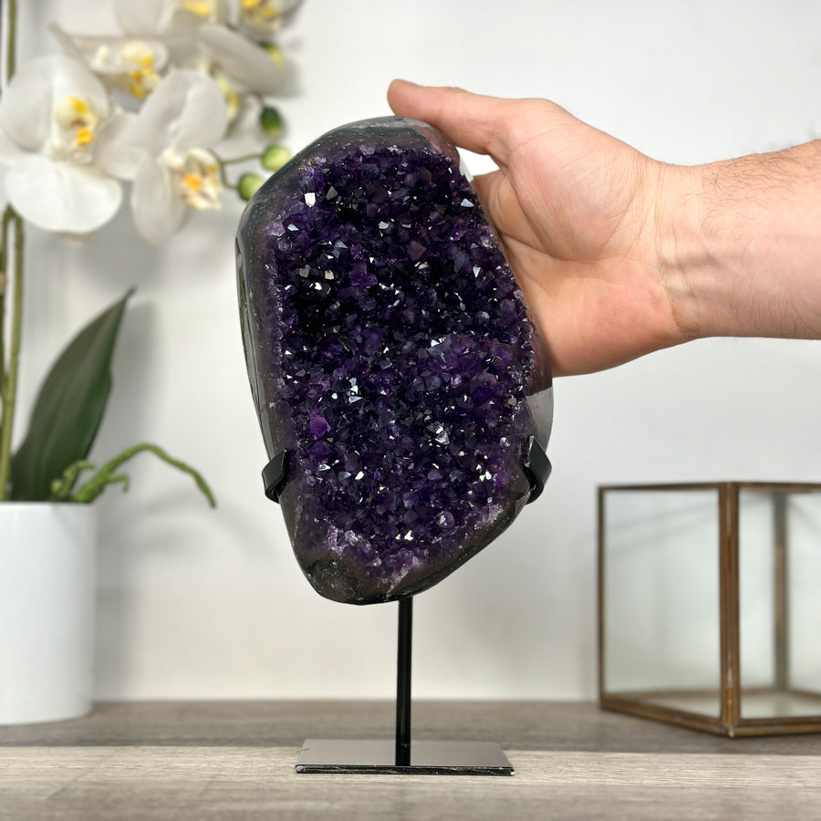 Amethyst-Kristallcluster mit samtiger, violetter Schattierung, in hochwertiger Naturqualität