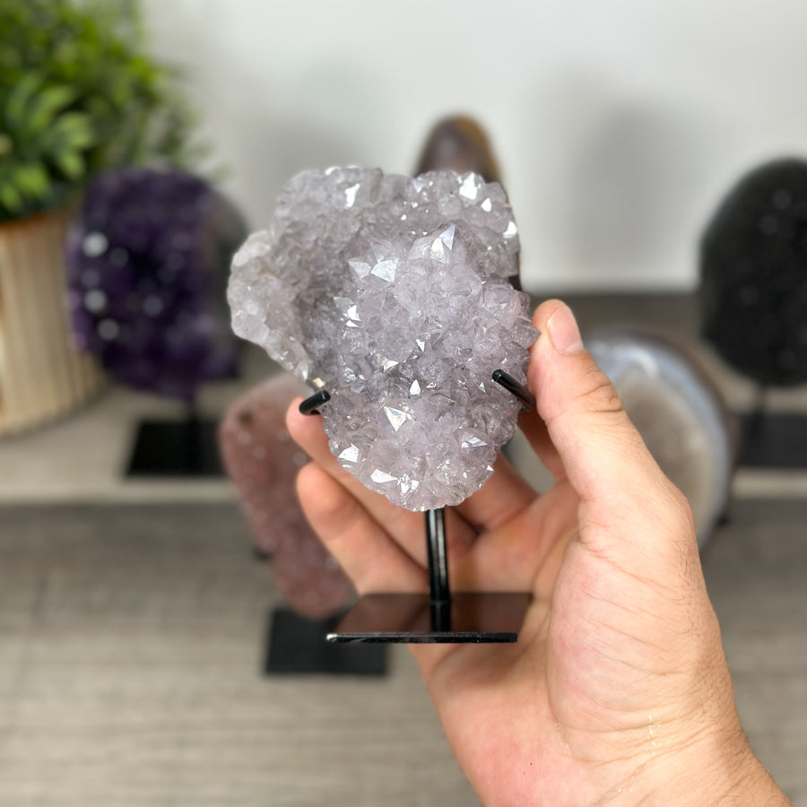 Kristallskulpturen-Set 6-teilig,mit facettierten Natursteinformationen und natürlicher Mineralstruktur