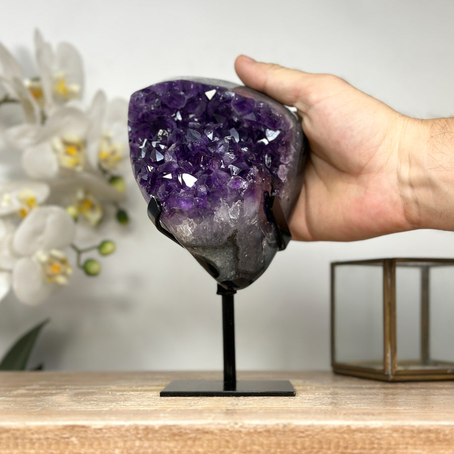 Amethyst-Exemplar mit klarer Spitzenstruktur, in hochwertiger Naturqualität