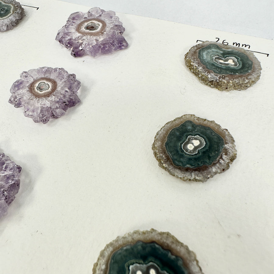 Amethyst-Stalaktiten-Scheiben mit konzentrischer Kristallstruktur