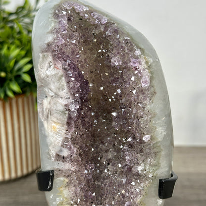 Amethyst-Quarz-Geode mit polierter Oberfläche