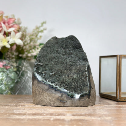 Mineralien-Kathedralen- und Drusen-Set 3-teilig, mit dicht gewachsener Kristallstruktur