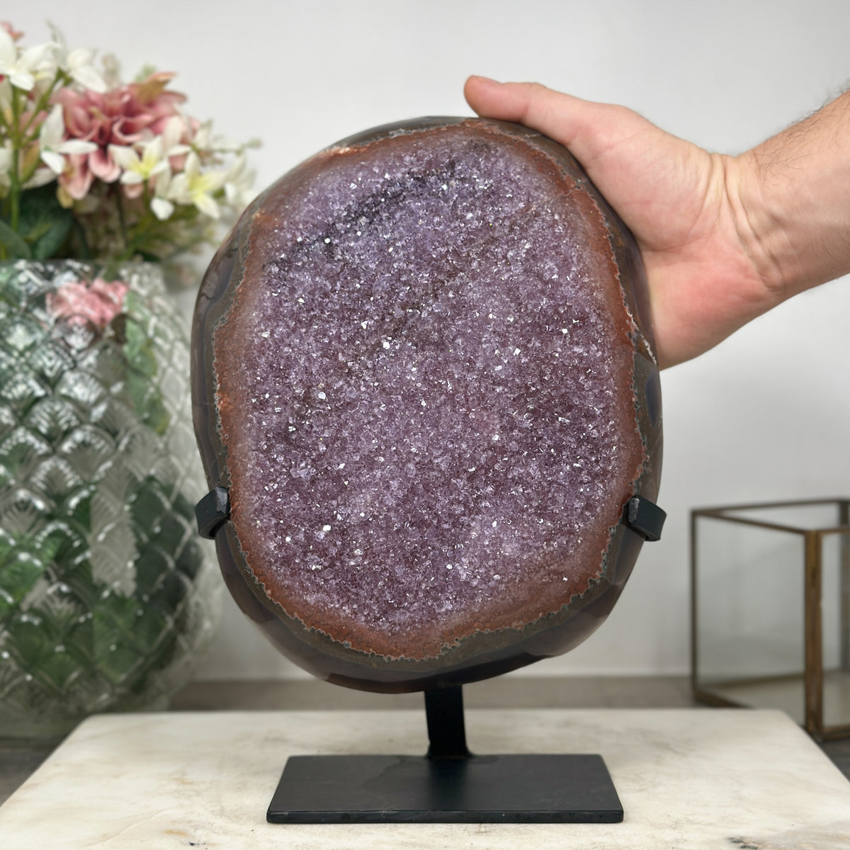 Amethyst-Kristallformation mit ausdrucksstarker Kristallarchitektur, in exklusiver Premiumqualität