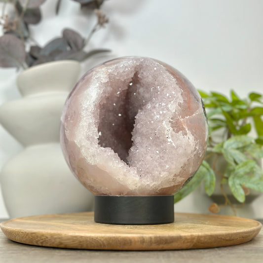 Amethyst-Quarz-Steinkugel mit feiner Druzy-Kristallisation