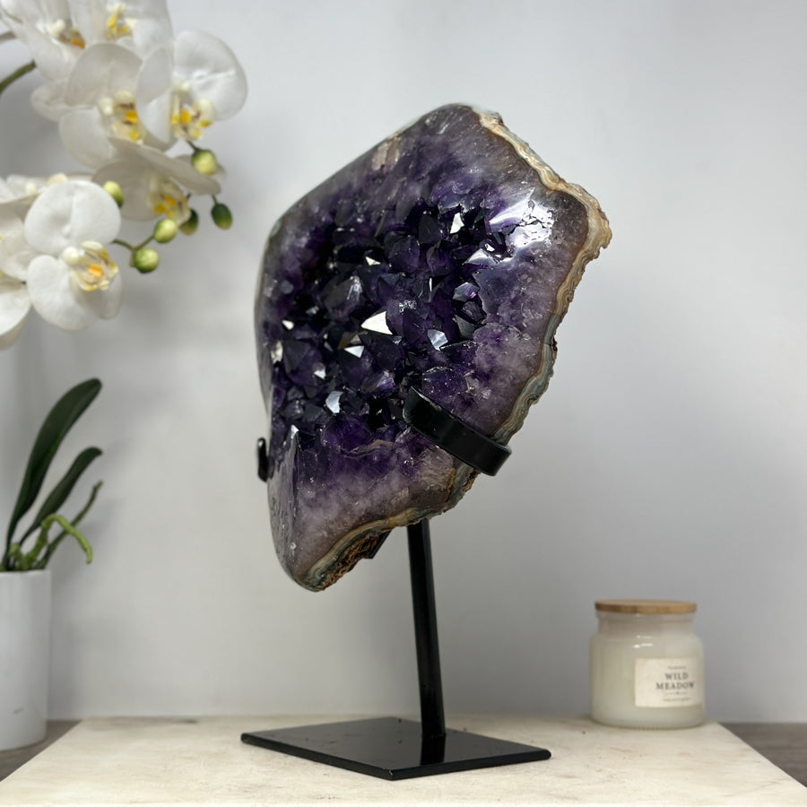 Amethyst-Kristallcluster groß mit tiefvioletter Kristallstruktur, in hochwertiger Naturqualität
