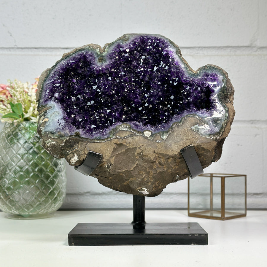 Amethyst-Geode XL mit monumentaler Innenöffnung, in exklusiver Premiumqualität