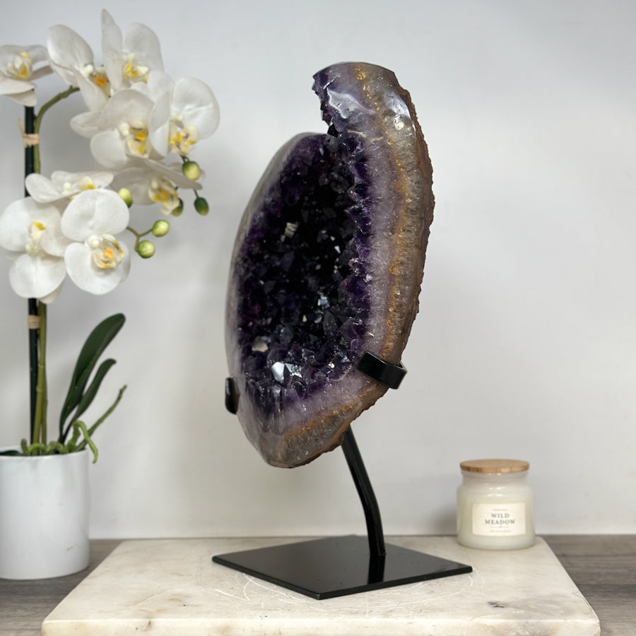 Amethyst-Exemplar XXL mit dunkler, kraftvoller Kristallstruktur